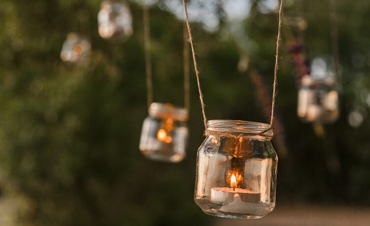 Hanging tea light candles; fall decor ideas