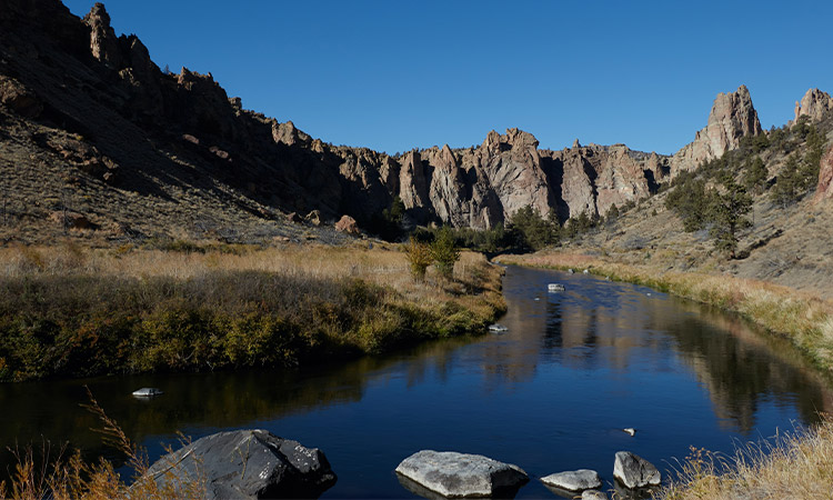 visiting central oregon, view of lake