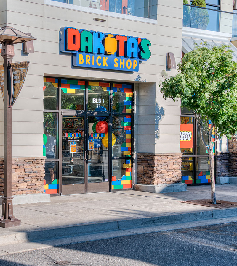 dakotas-brickshop-store-front Dakota's brickshop shopping in bend